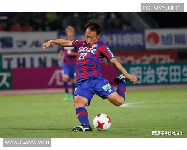 山口雷诺与京都不死的激烈对决展现足球魅力与团队精神